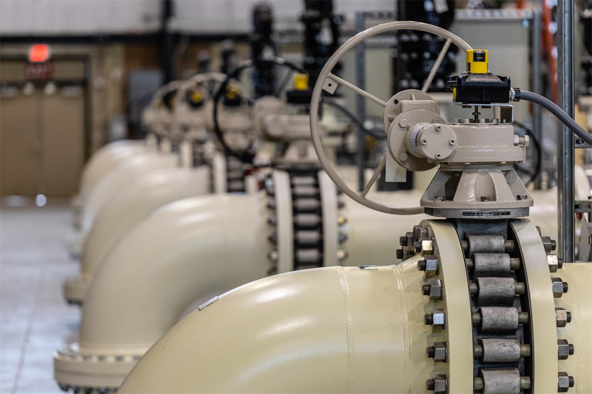 Large water pump valves in a row